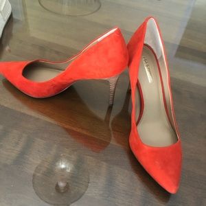 BCBG Orange Heels. NWOT Womens 7.5
